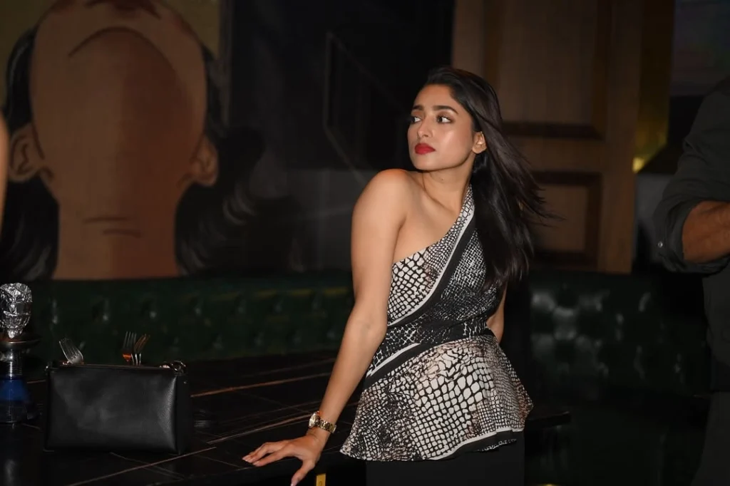 Ishaa Saha Biography