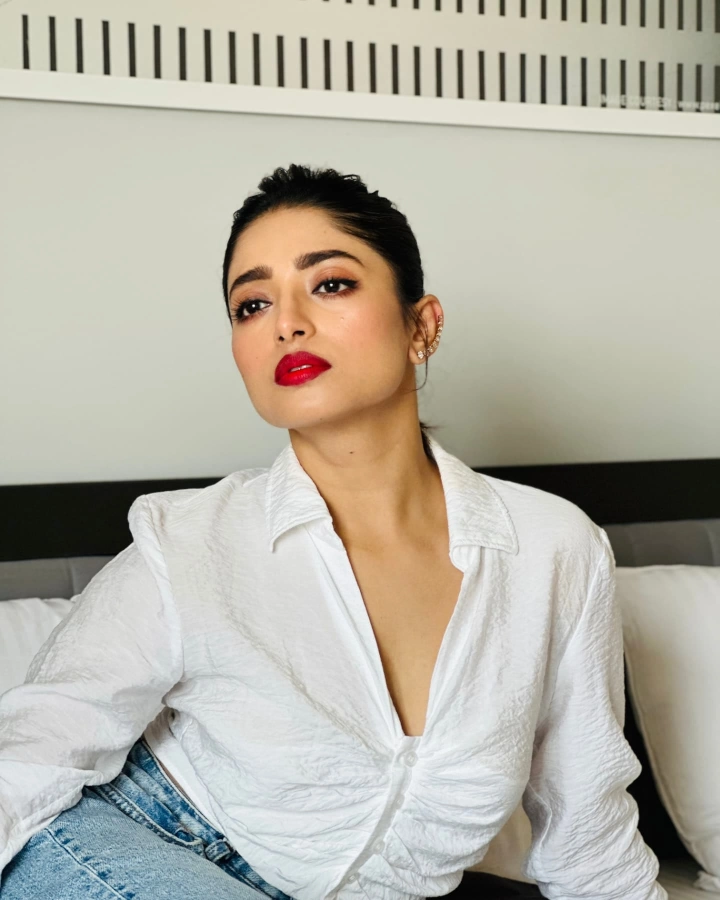 Ishaa Saha Cute Image