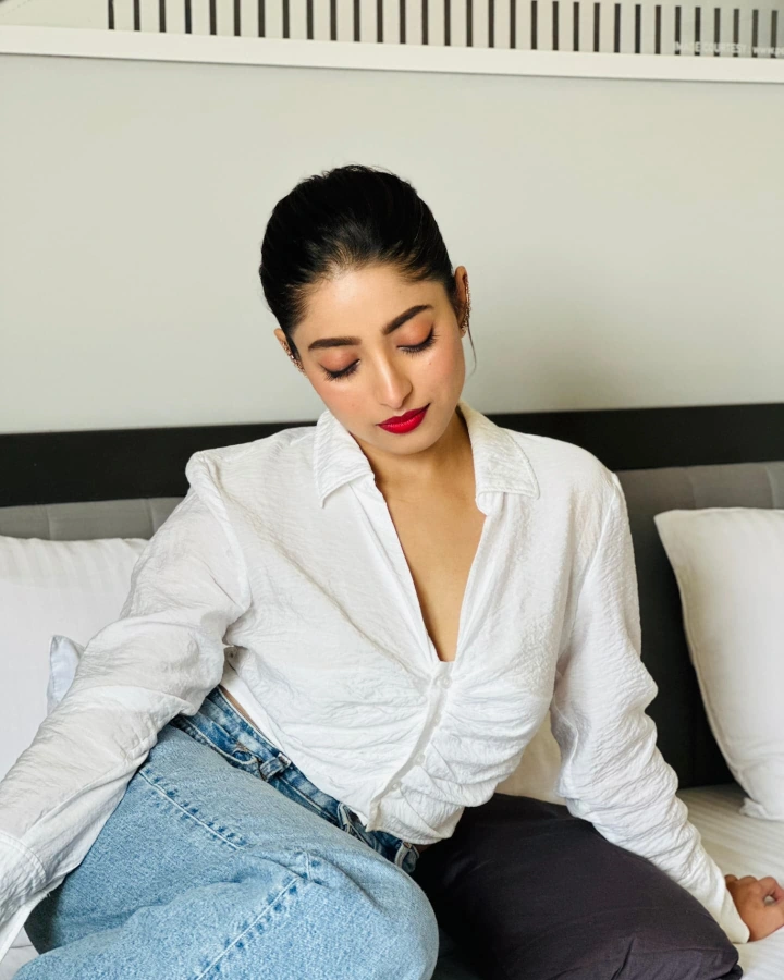 Ishaa Saha Latest Instagram Images
