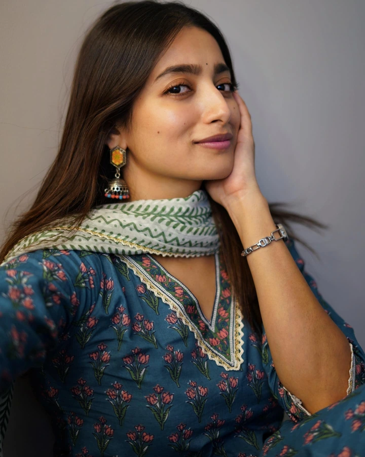 Ishaa Saha Personal Life