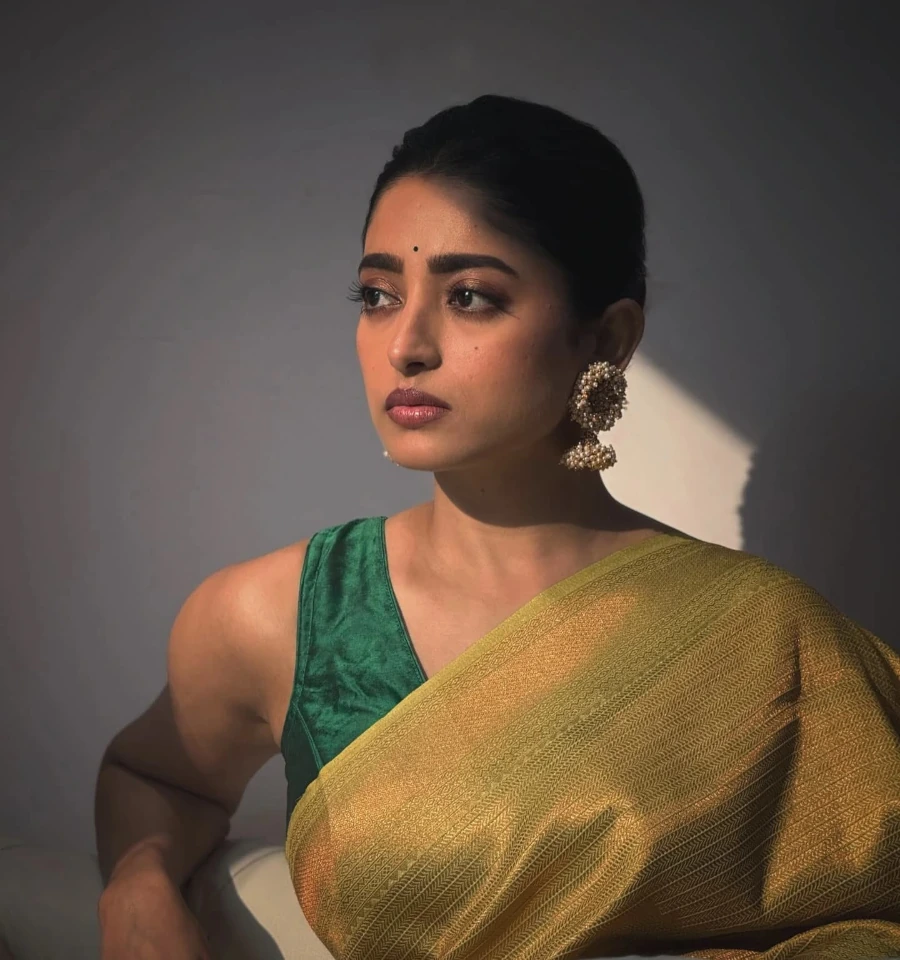 Ishaa Saha in Saree