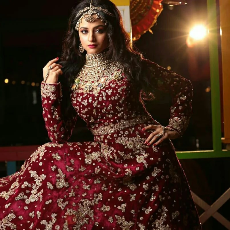 Madirakshi Mundle Husband