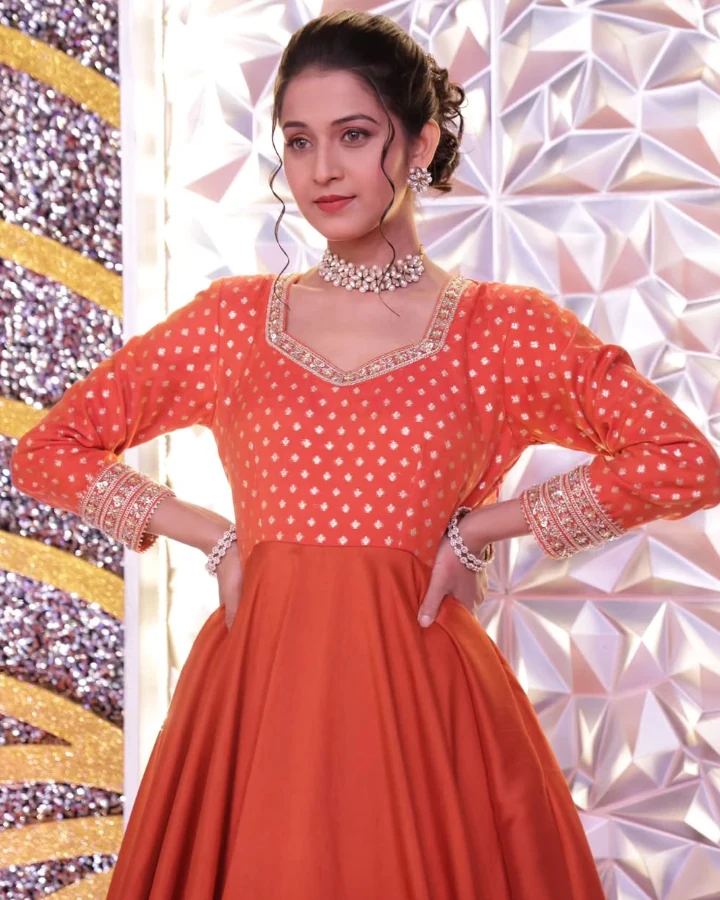 Mahima Mhatre Career
