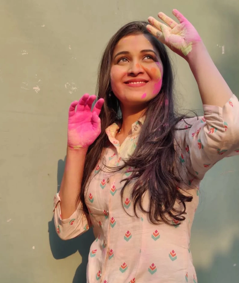 Mahima Mhatre celebrating Holi