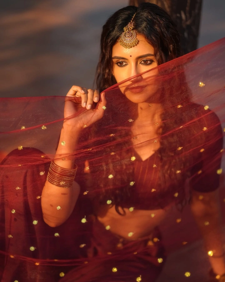 Nivaashiyni Krishnan Hottest Image Ever