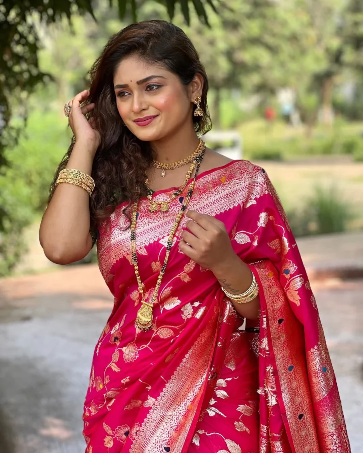 Sanjana Kale has Long Hair