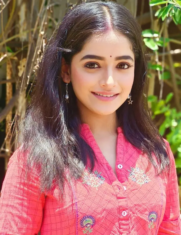 Sharayu Sonawane Biography