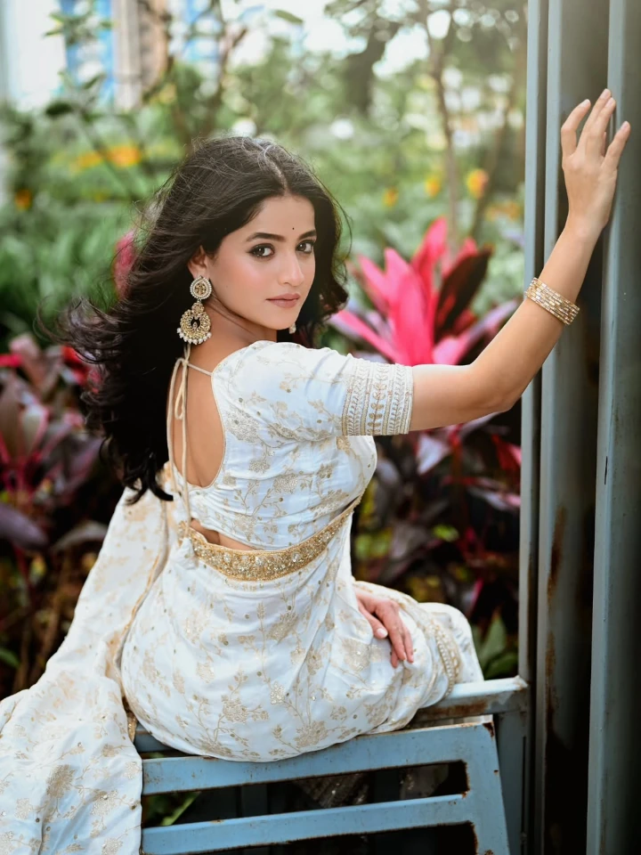 Sharayu Sonawane in Paaru