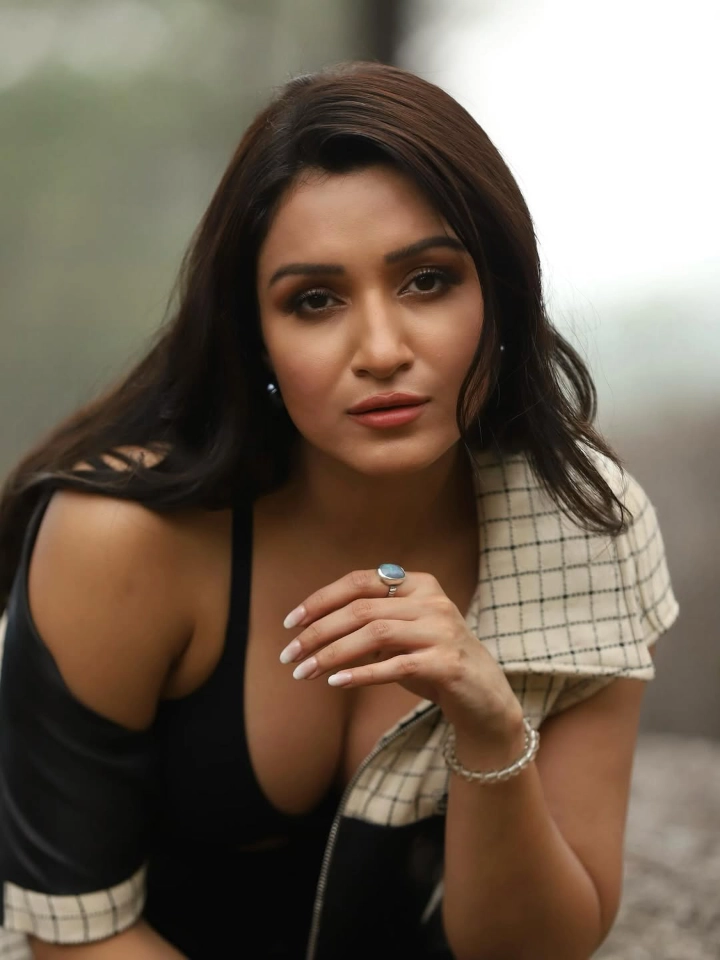 Shefali Bagga Music Videos