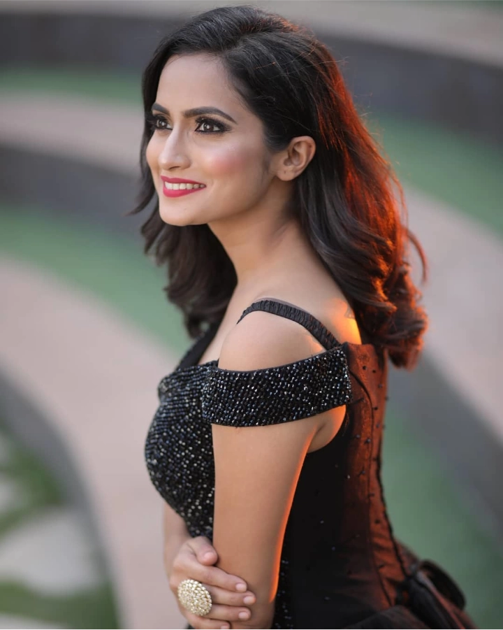 Aetashaa Sansgiri Hot