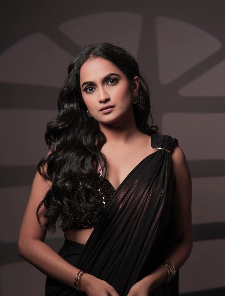 Aetashaa Sansgiri Music Videos