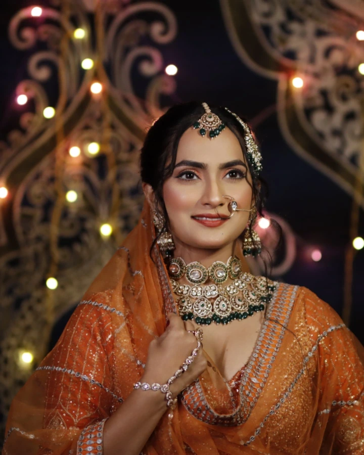 Aetashaa Sansgiri has beautiful Dark Brown eyes