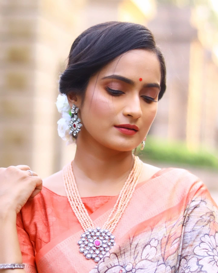 Aetashaa Sansgiri's Fabulous Looks