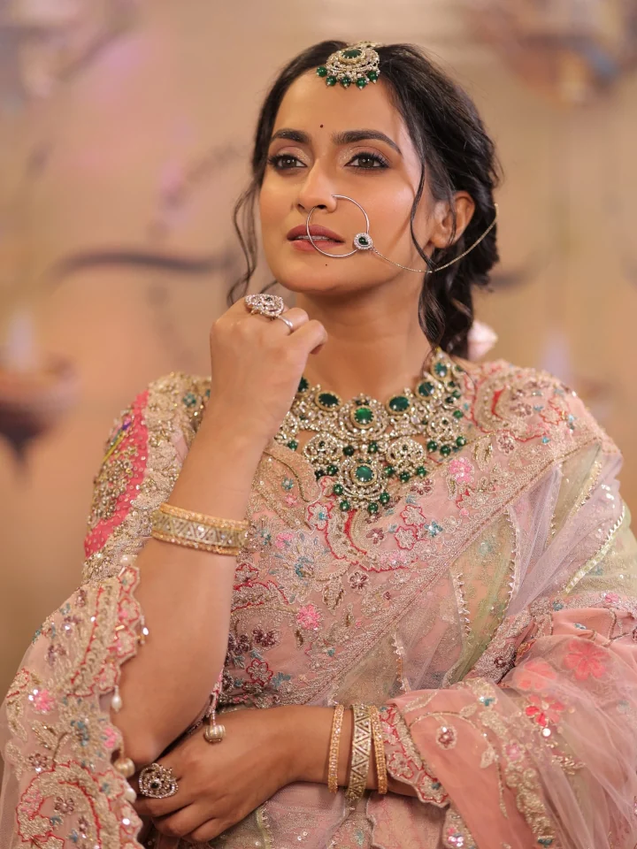 Aetashaa Sansgiri's Pretty Looks