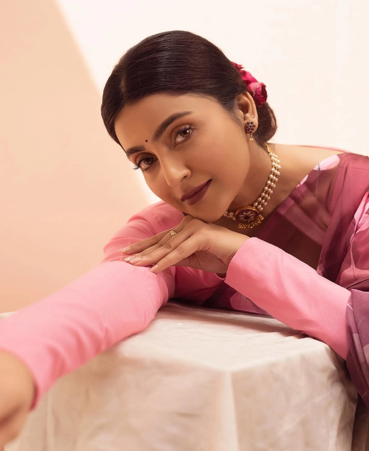 Avantika Mishra in Indian Traditional Saree