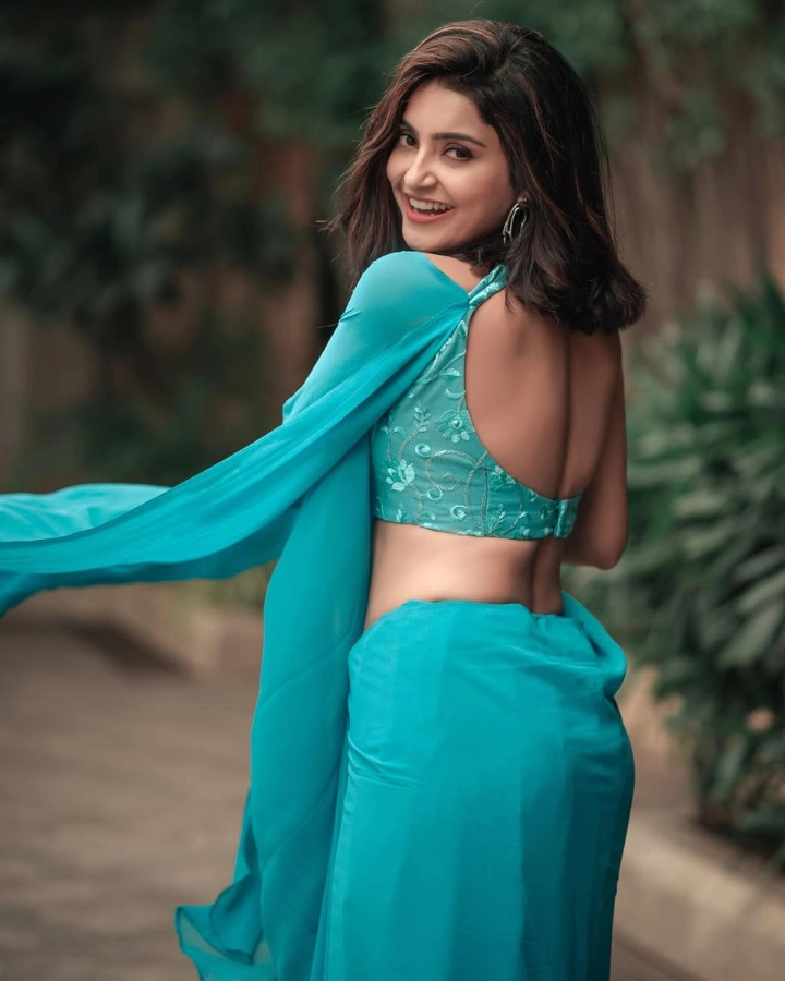 Avantika Mishra in Meeku Maathrame Cheptha
