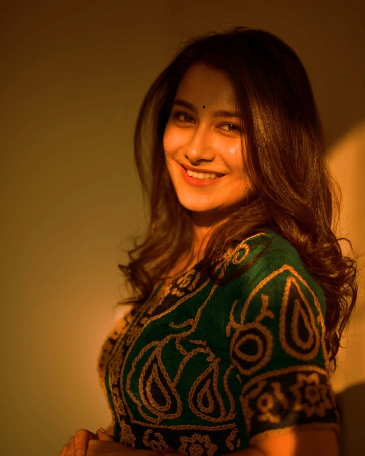 Nakshatra Medhekar's Long Hair