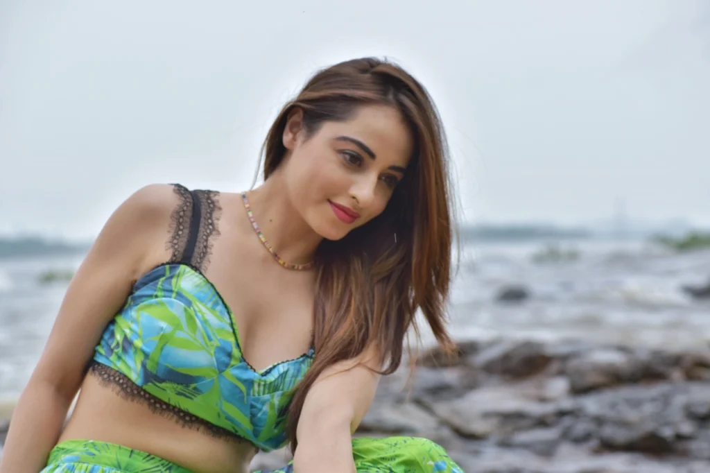 Niyati Fatnani Currently Lives in Mumbai, Maharashtra, India