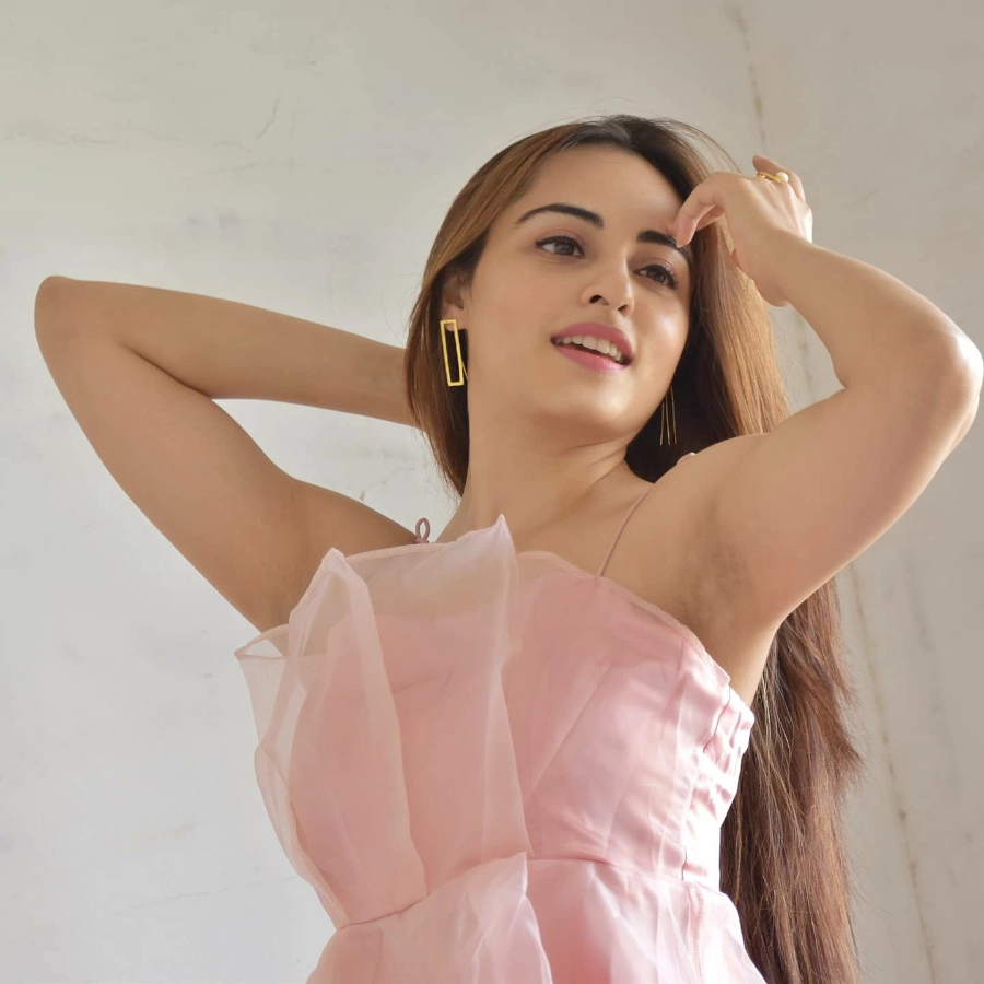 Niyati Fatnani Twitter