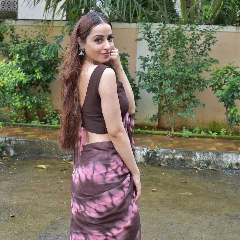 Niyati Fatnani's Beautiful Back Image