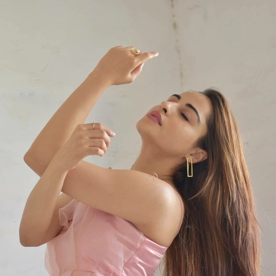 Niyati Fatnani's Long Hair