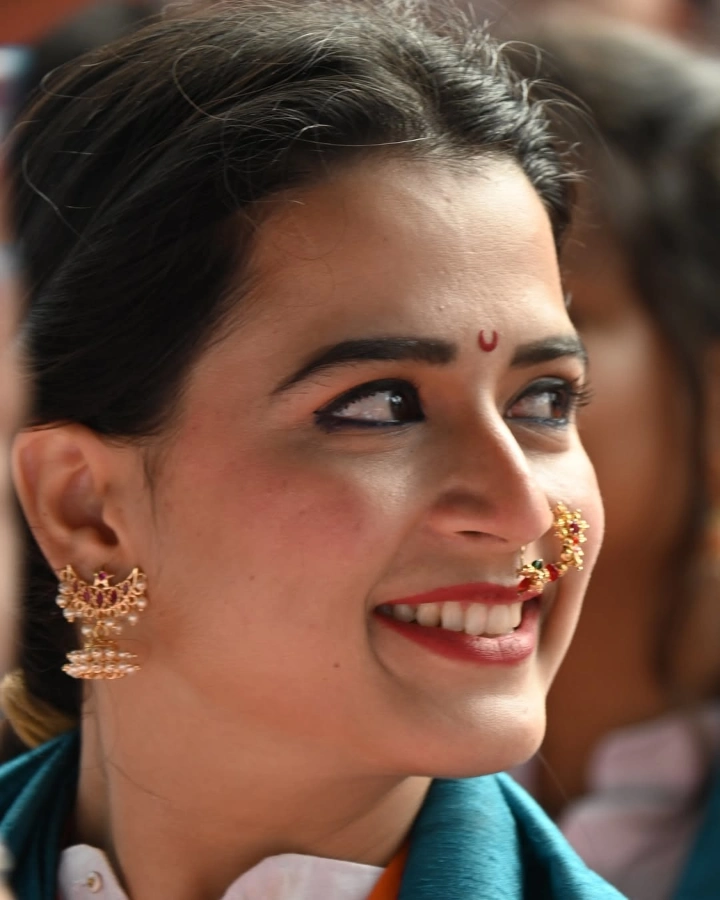 Prajakta Gaikwad Looking Stunningly Gorgeous During Ganesh Festival