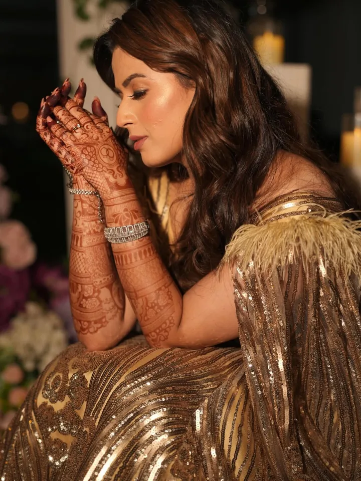 Prajakta Gaikwad in Extreme Hot Western Outfit