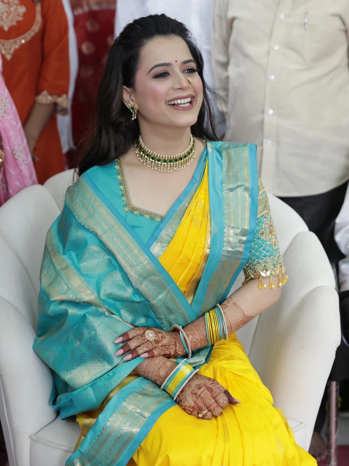 Prajakta Gaikwad looking Cute in Saree