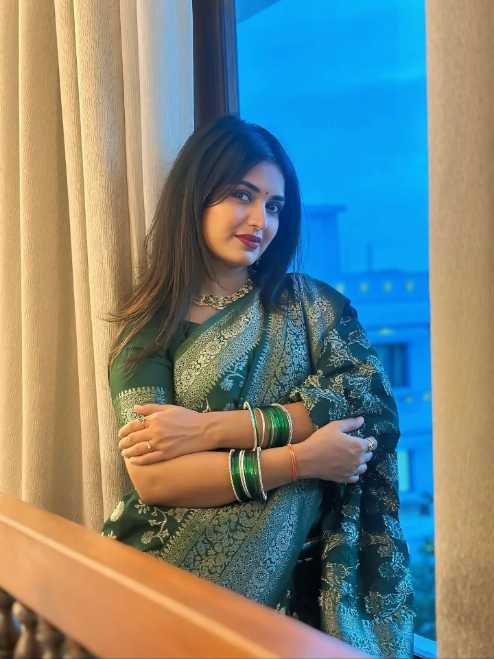 Priyanka Jain looking Cute in Saree