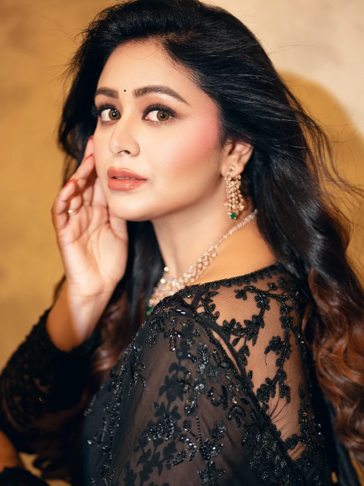 Ritabhari Chakraborty is also very fond of imitation jewellery and shoes