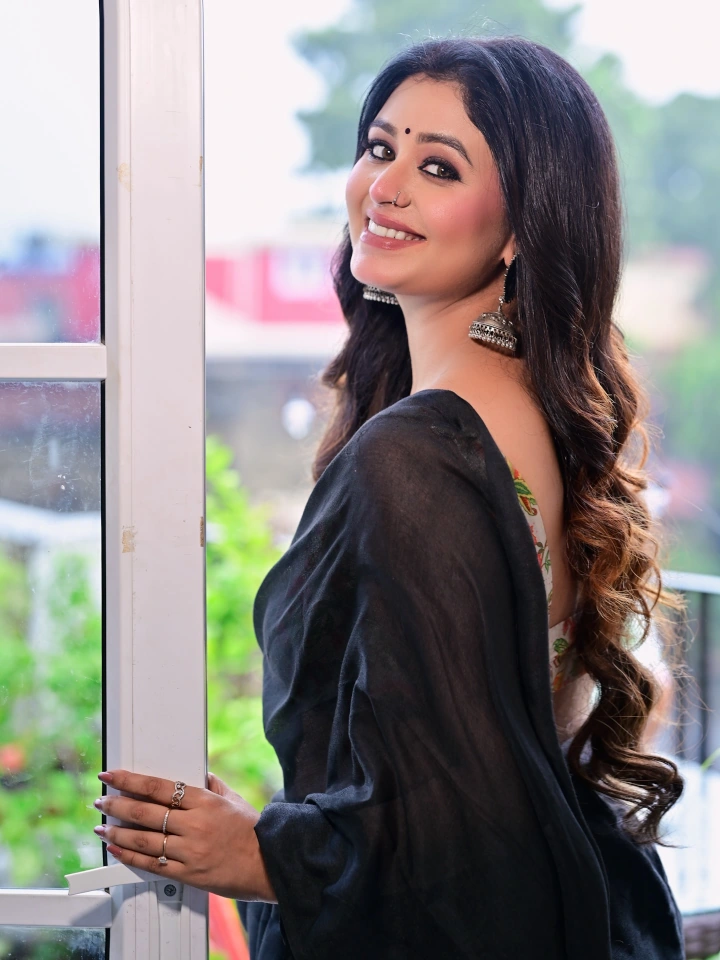 Ritabhari Chakraborty's Beautiful Back Image