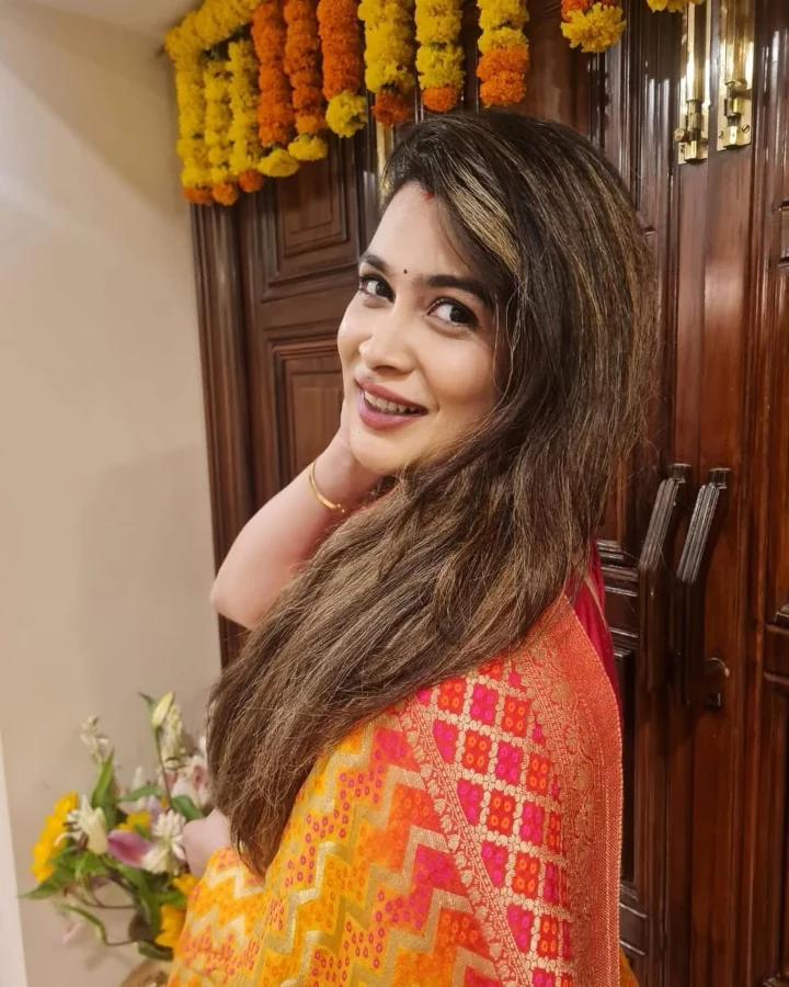 Ruchita Jadhav's beautiful back