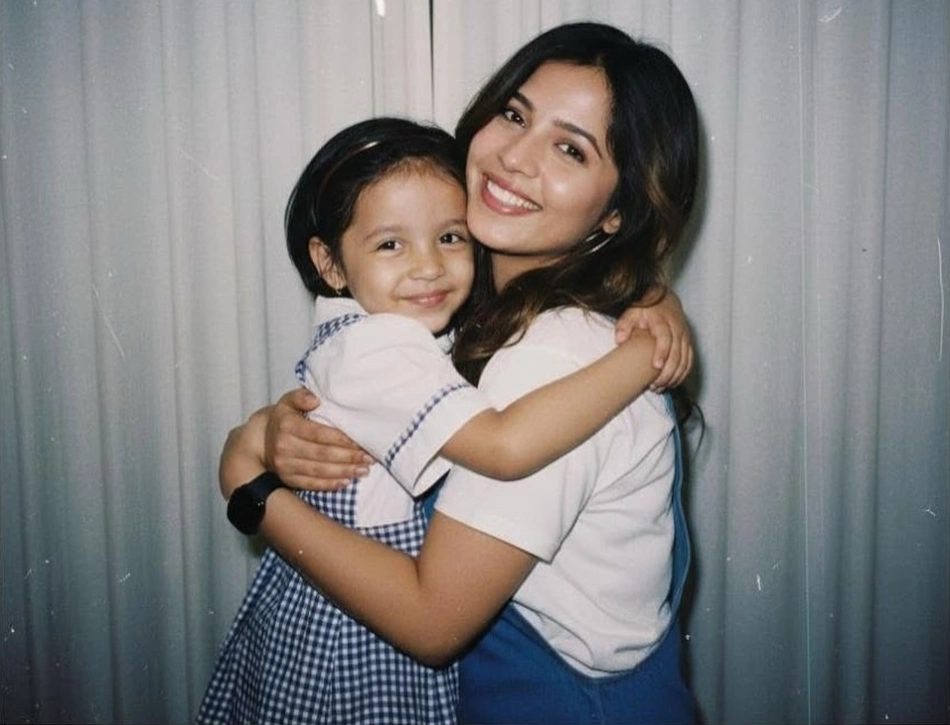 Sanika Kashikar Family