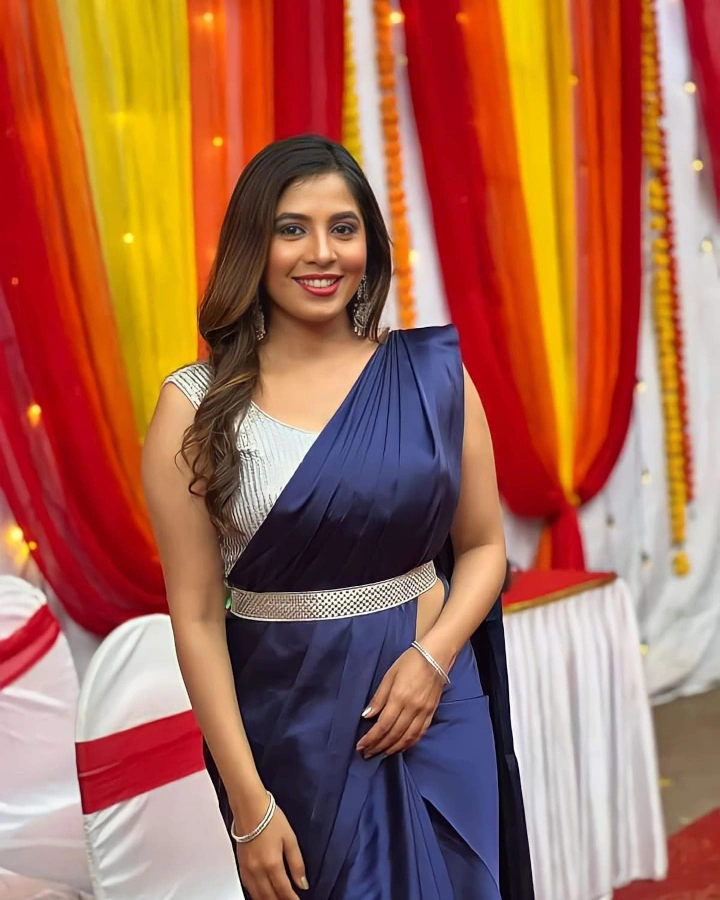 Sanika Kashikar's Gorgeous Looks