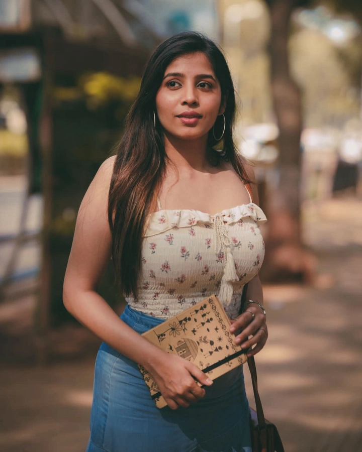 Sanika Kashikar's Hot Image