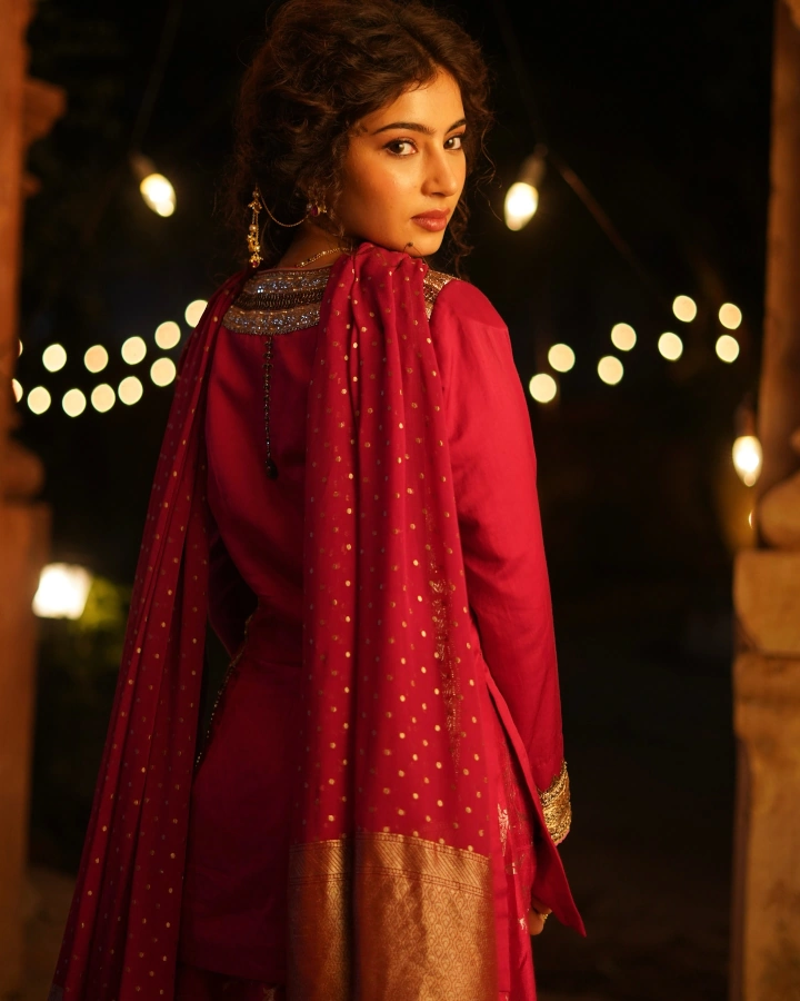 Sara Arjun's Fabulous Indian Look
