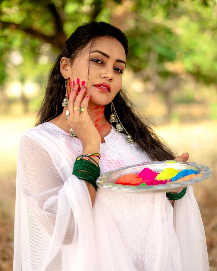 Sonali Patil Facebook Images