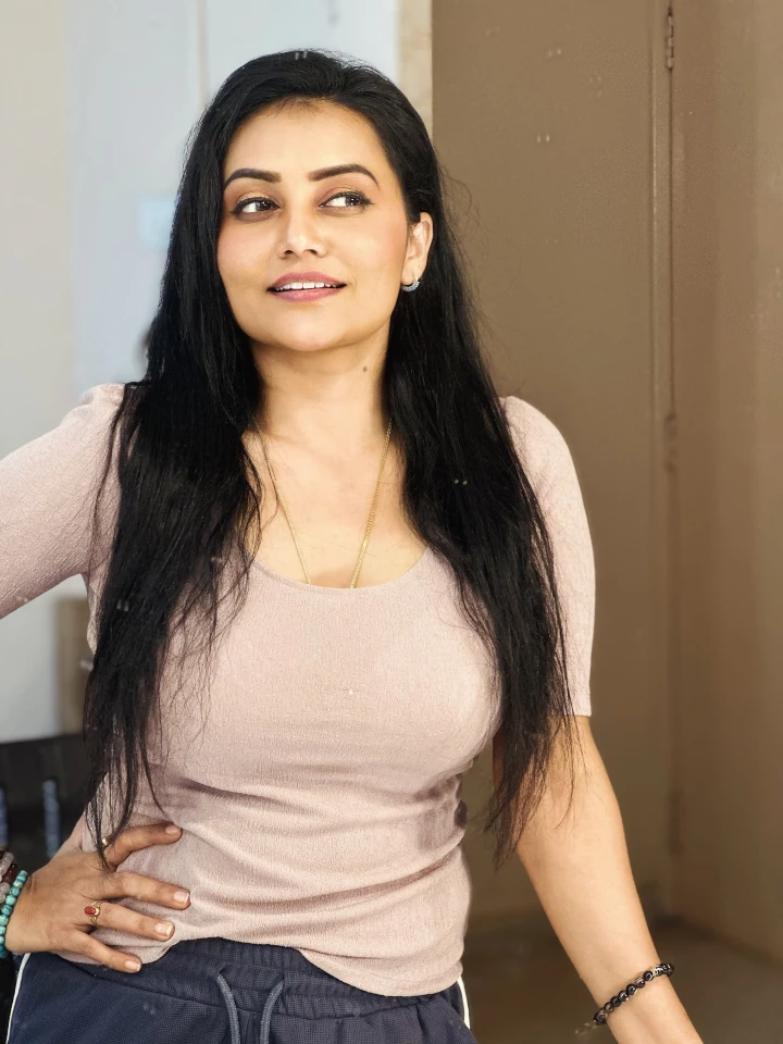 Sonali Patil has beautiful Dark Brown eyes