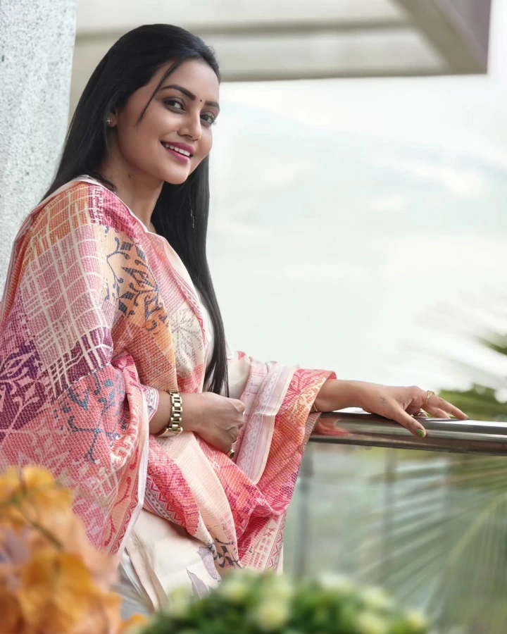 Sonali Patil looking Cute in Salwar Kameez