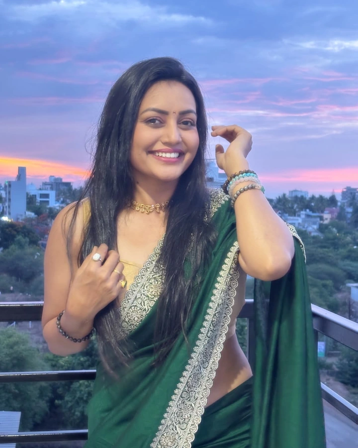 Sonali Patil looking Cute in Saree