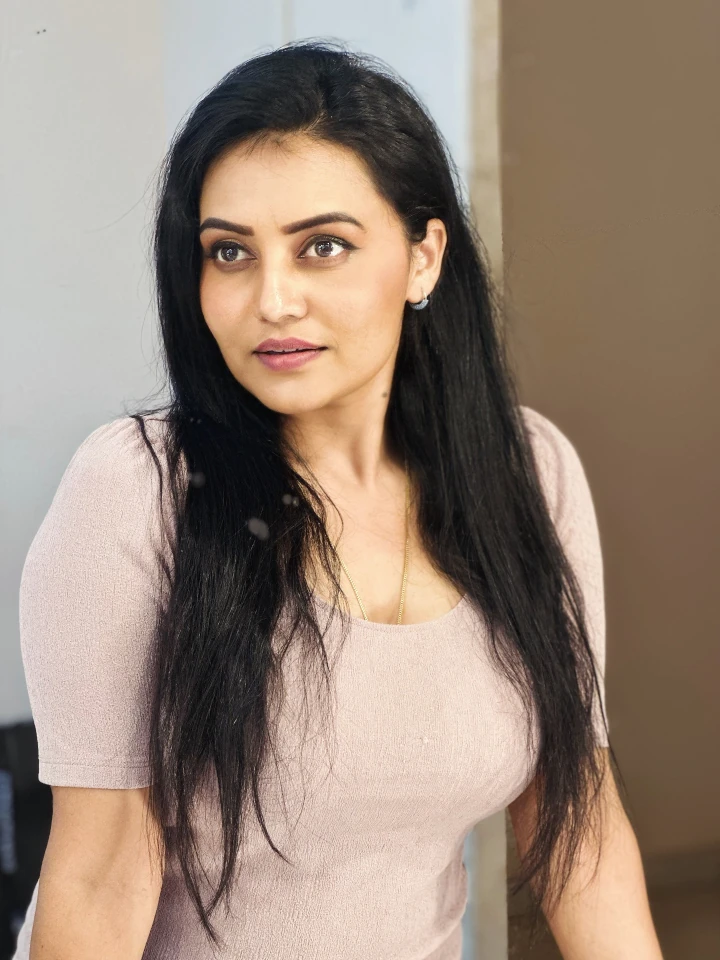 Sonali Patil's Fabulous Looks