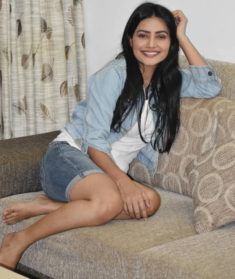 Sonali Patil's Gorgeous Legs