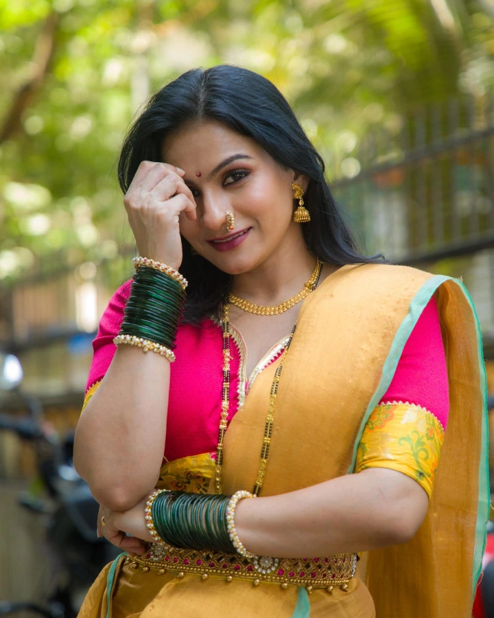 Suvedha Desai Cute Image