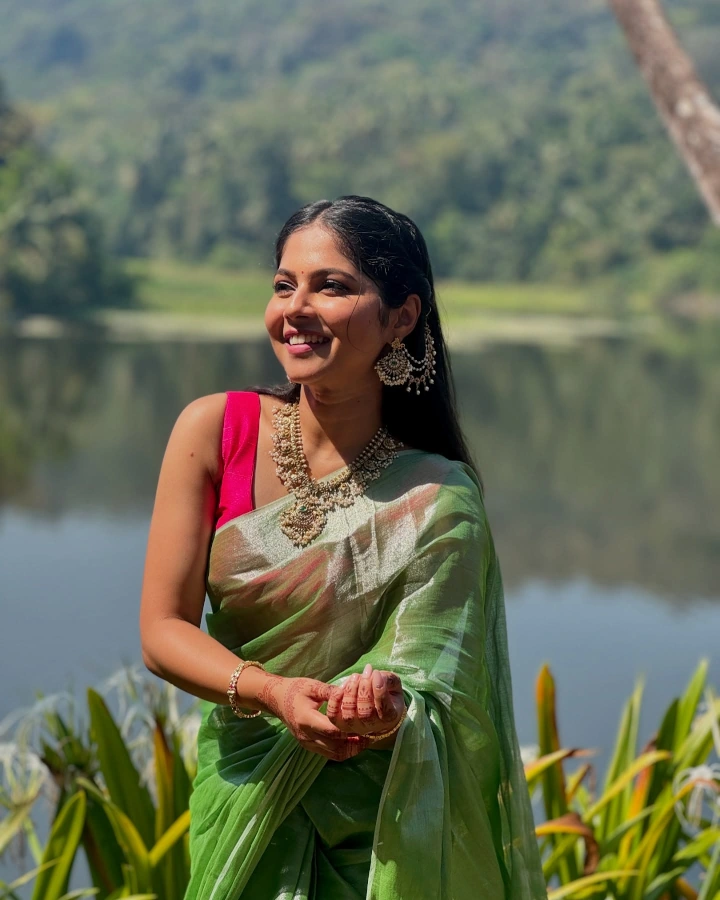 Vijaya Babar's Favourite Outfits are Saree, Indian & Western Outfits