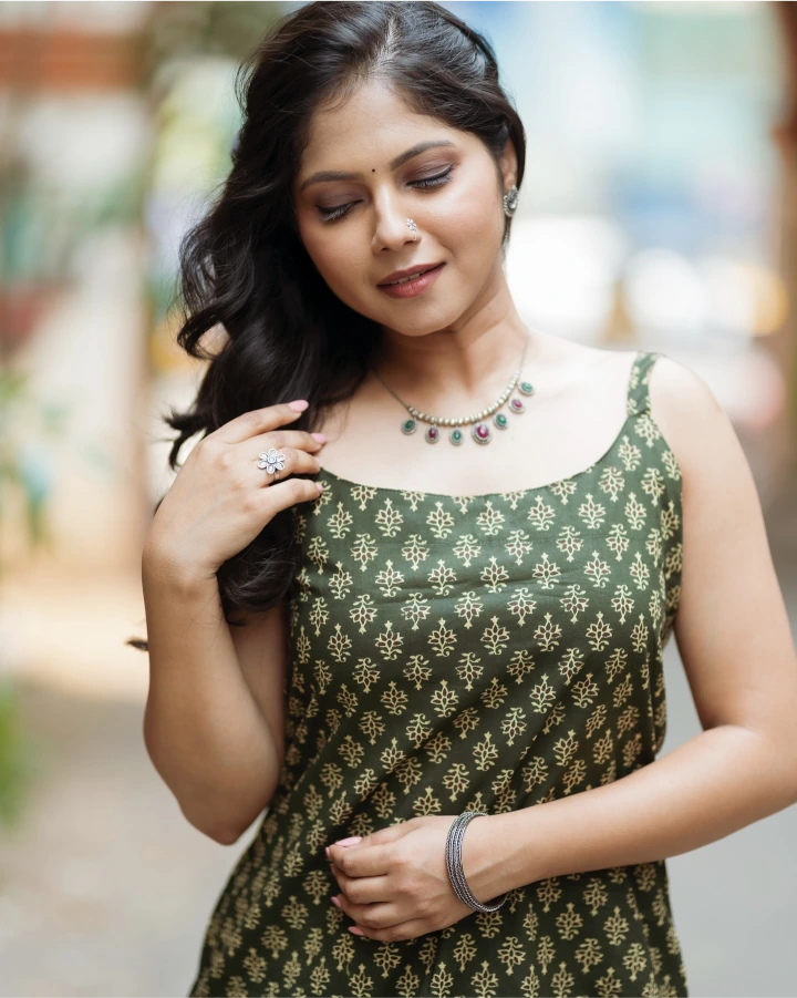 Vijaya Babar's Hot Looks in Indian Attire