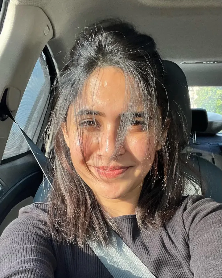 Anushka Sarkate Facebook Images