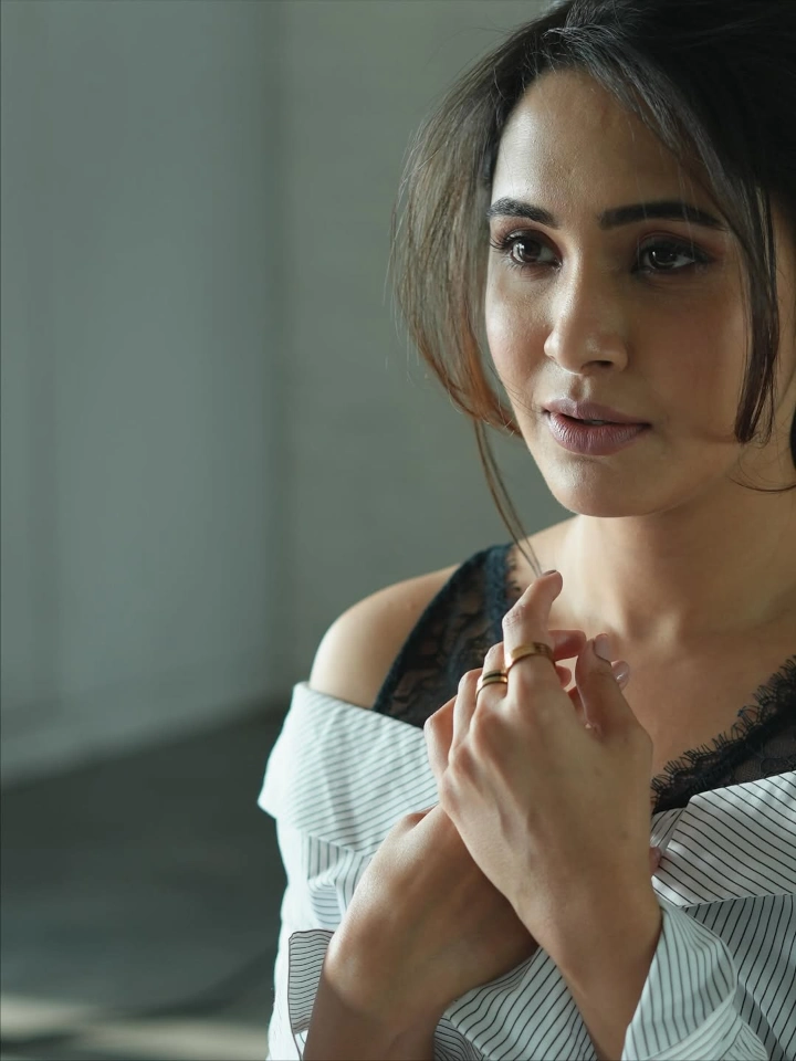 Anushka Sarkate Net Worth
