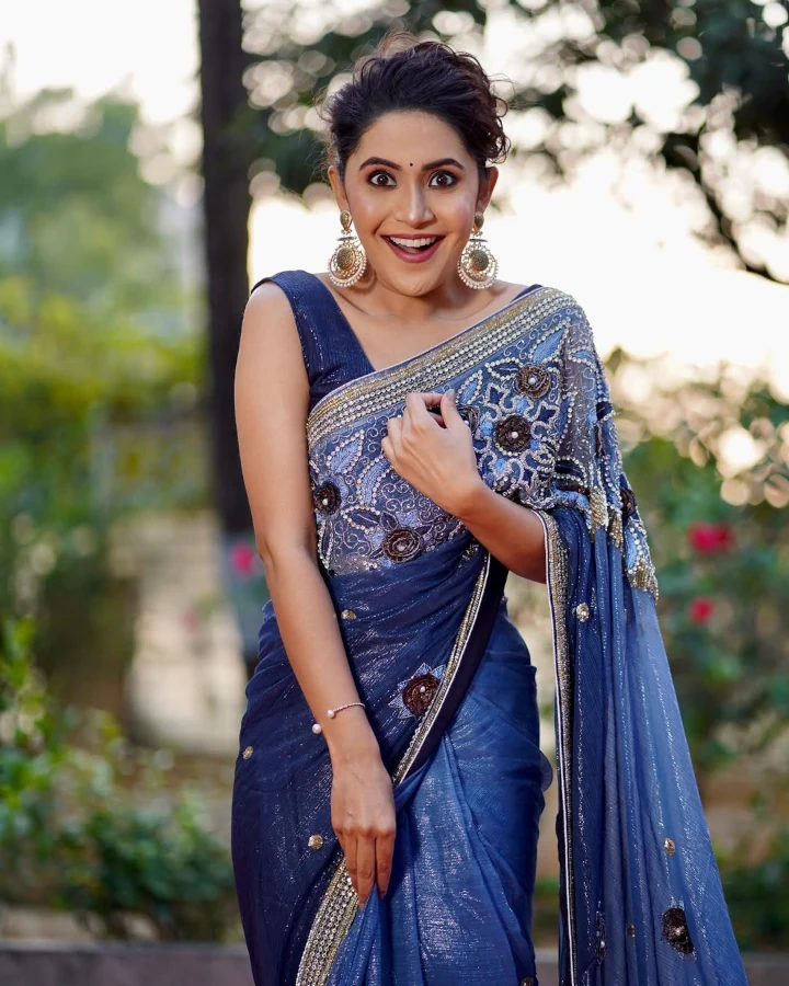 Anushka Sarkate in Chala Hawa Yeu Dya