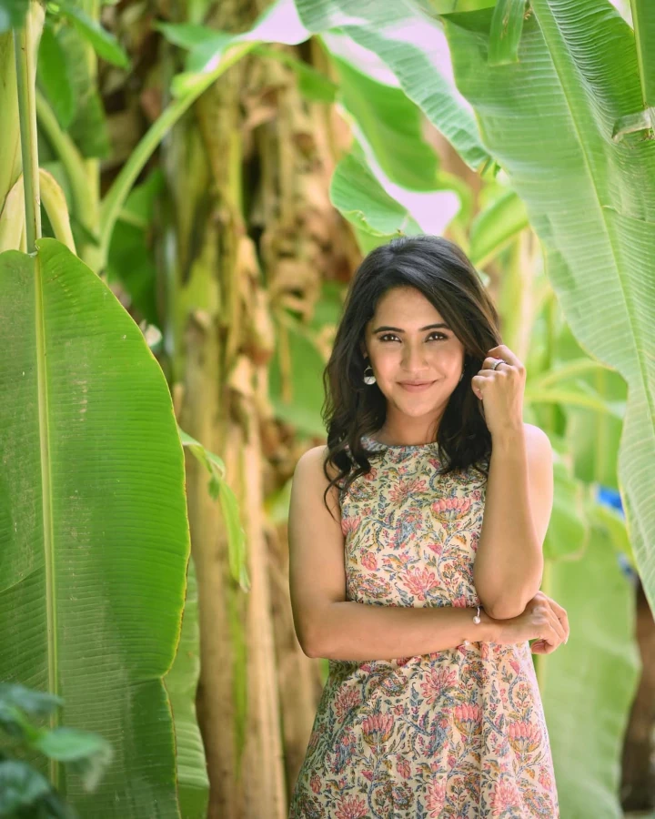 Anushka Sarkate in a Local Indian Banana Farm
