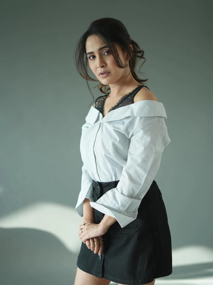 Anushka Sarkate's Beauty